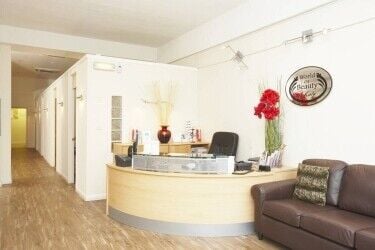 Established Beauty Salon - Large property w Scope for Alternative use with Medical License