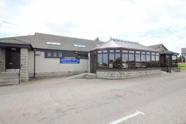 Successful bar and restaurant with 8 letting rooms Successful bar and restaurant with 8 letting rooms