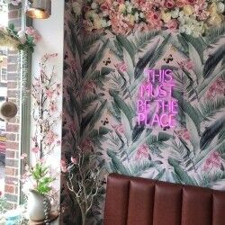 Beautiful coffee shop for sale in Reigate Photo 1