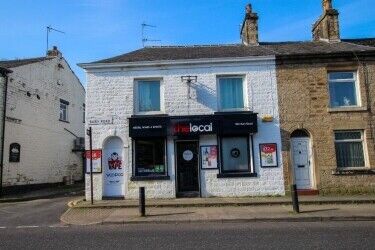 Established Convenience Store - Tottington Photo 1