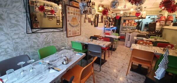 RESTAURANT PREMISES WITH FULL A3 & ALCOHOL LICENCE (2300) Photo 1