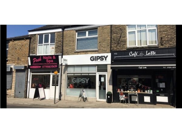 Extremely well established hair salon for sale Photo 1