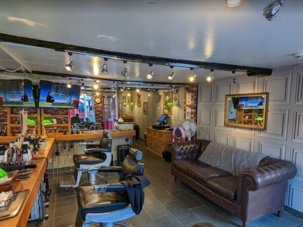Well presented barbershop for sale Photo 1