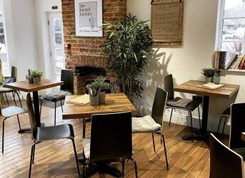 Licensed cafe / restaurant for sale Surrey Photo 1