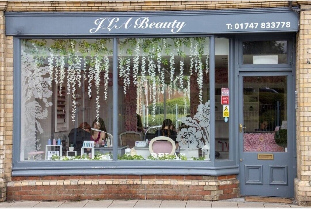 Established Beauty Salon in Busy High Street Town Photo 1