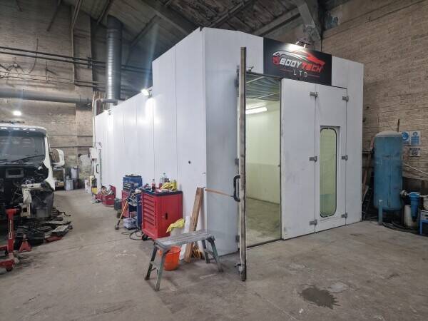 Vehicle body shop for sale in Chapelhall Airdrie