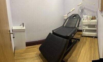 Beauty Therapy Room to Let in Pinner Green HA5 and Camden NW1 (London) Beauty Therapy Room to Let in Pinner Green HA5 and Camden NW1 (London)