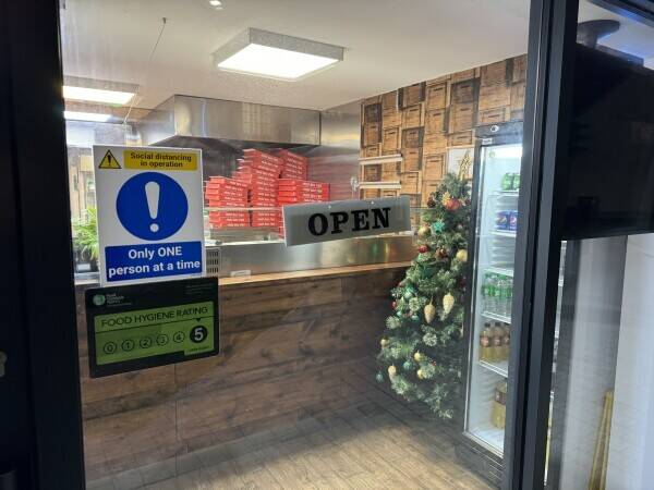 Busy Pizza Takeaway shop for sale near Tamworth Photo 2