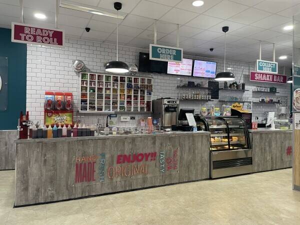 Desserts shop and Burgers for sale in Prime location