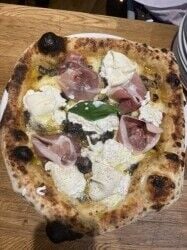 Italian authentic napolitain pizzeria restaurant fo lease for sale