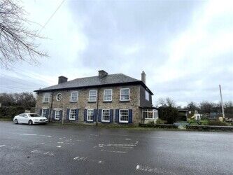 Destination Food-Led Public House For Sale in Plymouth Photo 1