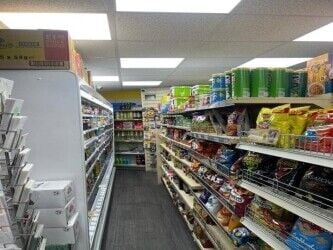 THIS OFF LICENSE IS IN PRIME LOCATION OF WINDSOR, HIGH SALES POTENTIAL, GOOD POTENTIAL. Photo 1