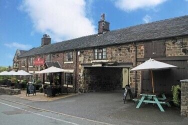 STAFFORDSHIRE - CHARMING COTTAGE STYLE VILLAGE INN STAFFORDSHIRE - CHARMING COTTAGE STYLE VILLAGE INN