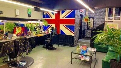 Busy barbers shop for sale Photo 2