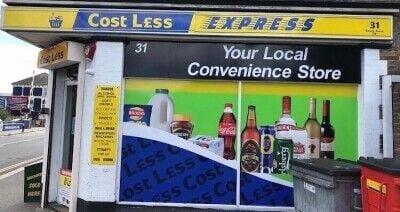 Off licence store in Worthing Photo 2