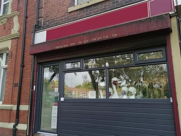 WELL SIZED COMMERCIAL PROPERTY - GREATER MANCHESTER