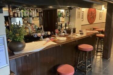 Freehold Pub for Sale in High Wycombe WITH 3-Bed Flat Accommodation & Large Garden Photo 1