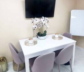 Eyelash bar for sale in Hornchurch Photo 2