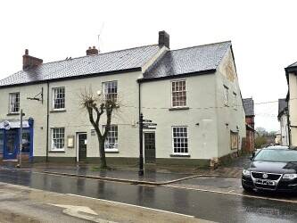 Exceptionally Well Equipped & Presented 100 Cover Town Centre Restaurant & Bar Premises Photo 1
