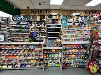OFF LICENSE IS FOR SALE IN PRIME LOCATION OF HARRINGAY, HUGE POTENTIAL TO INCREASE SALES. Photo 1