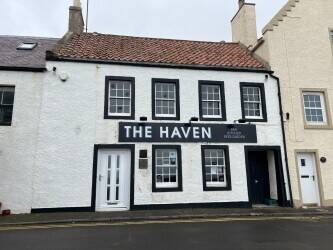 Harbour side restaurant and bar in sought after location (ref 1643)