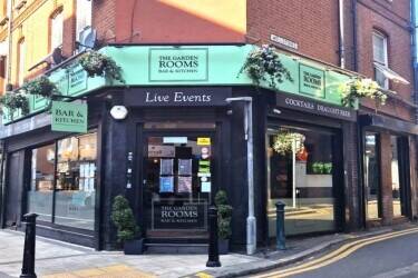 Bar & Kitchen in Watford, Hertfordshire Bar & Kitchen in Watford, Hertfordshire