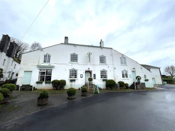 One of Devon’s Finest Country Pubs For Sale in Paignton One of Devon’s Finest Country Pubs For Sale in Paignton