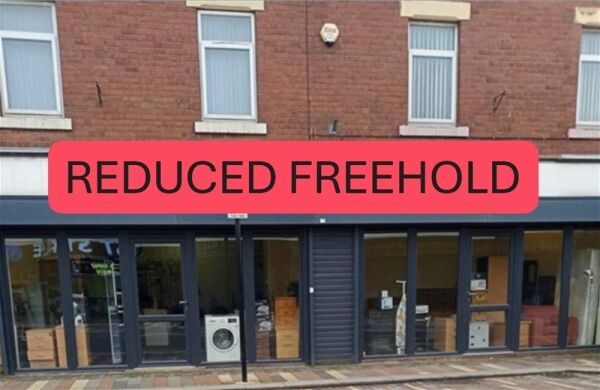 FREEHOLD VACANT PREMISES WITH PRIVATE APARTMENTS NEAR ROTHERHAM FREEHOLD VACANT PREMISES WITH PRIVATE APARTMENTS NEAR ROTHERHAM