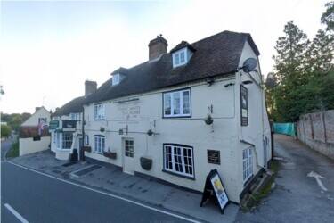 HAMPSHIRE – CHARACTER VILLAGE PUBLIC HOUSE IN NATIONAL PARK HAMPSHIRE – CHARACTER VILLAGE PUBLIC HOUSE IN NATIONAL PARK