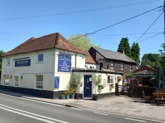 WILTSHIRE - MAIN ROAD FREEHOUSE GUEST HOUSE Photo 1