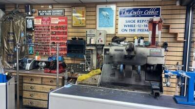 Dry Cleaners for Sale in London Established for over 30 years Photo 2