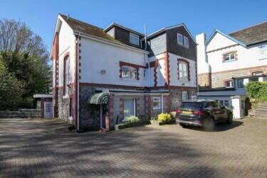 A wonderful Victorian 11-bedroom En suite guesthouse A wonderful Victorian 11-bedroom En suite guesthouse