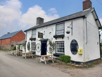 SHROPSHIRE HILLS – WELL APPOINTED COTTAGE STYLE PUBLIC HOUSE WITH 4 LETTING BEDROOMS SHROPSHIRE HILLS – WELL APPOINTED COTTAGE STYLE PUBLIC HOUSE WITH 4 LETTING BEDROOMS