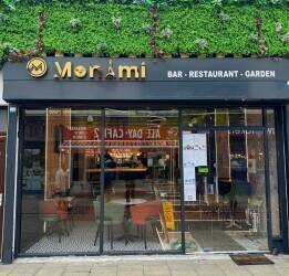 Restaurant lounge for sale in Crawley town centre prime location