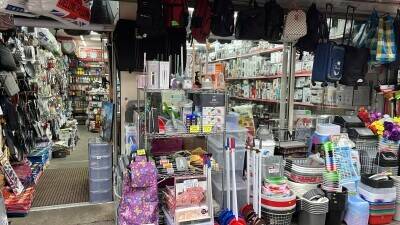THIS POUND PLUS IS FOR SALE IN PRIME LOCATION OF CROYDON, HUGE POTENTIAL TO INCREASE SALES. Photo 1