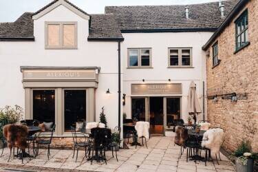 STOW ON THE WOLD - FULLY LICENSED RESTAURANT Photo 1