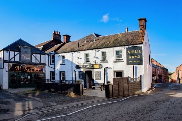Award-winning, traditional gastro pub and hotel in Kirriemuir