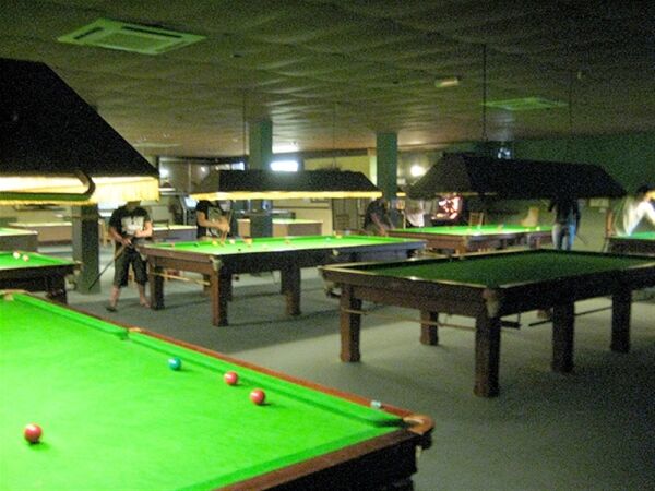 SUPERB LEASEHOLD SNOOKER AND POOL CLUB - AVON Photo 1