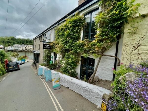 Freehold Cornish Inn Located In Bodinnick, Fowey Freehold Cornish Inn Located In Bodinnick, Fowey