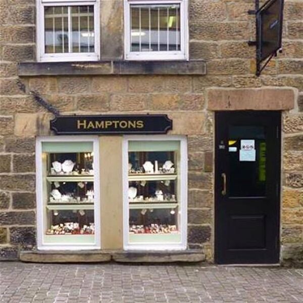 IDEALLY LOCATED HIGH-END JEWELLERY AND WATCH RETAILER IDEALLY LOCATED HIGH-END JEWELLERY AND WATCH RETAILER