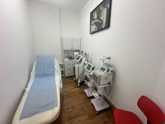 AESTHETICS CLINIC  LOW OVERHEADS  CENTRAL HOVE LOCATION