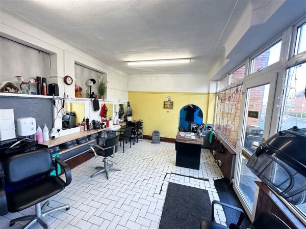 Commercial Property in Helsby, Frodsham Photo 1