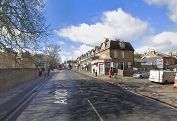 Fully Fitted 40Covers Restaurant for Sale in Friern Barnet, Barnet Photo 1