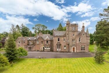 Fantastic Opportunity to Buy an Iconic B-listed Victorian Hotel