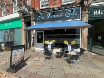 Modern Fully equipped cafe in Burton on Trent. OPEN TO ANY OFFERS!