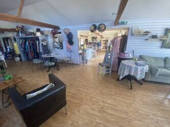 Ladies clothing and accessories shop Ladies clothing and accessories shop