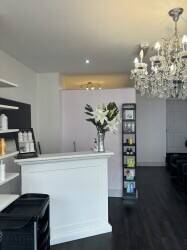 Hairdressing & beauty salon Hairdressing & beauty salon
