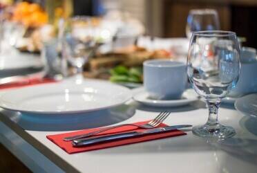100Covers Restaurant for Sale in Hartley Wintney, Hampshire with 3-Bed Flat & Large Car Park Photo 1