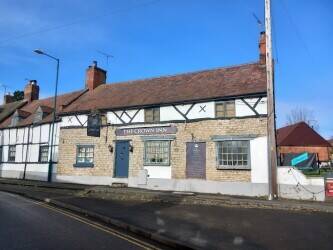WARWICKSHIRE - HISTORIC PUBLIC HOUSE ON MAIN THOROUGHFARE INTO TOWN CENTRE Photo 1