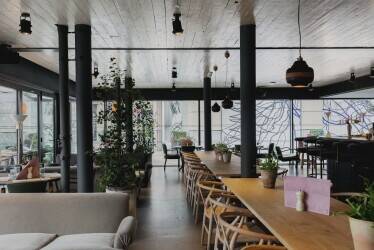Fully fitted Restaurant/Bar available on a prime pitch in Ealing 